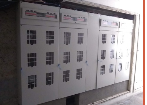 PC de luz reformado pela Masterpower Soluções Elétricas, com painéis organizados e dentro do Padrão Light — serviço real executado no Rio de Janeiro